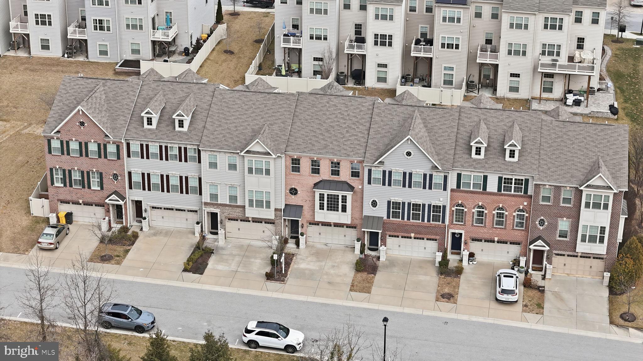 208 ADMIRALS COURT