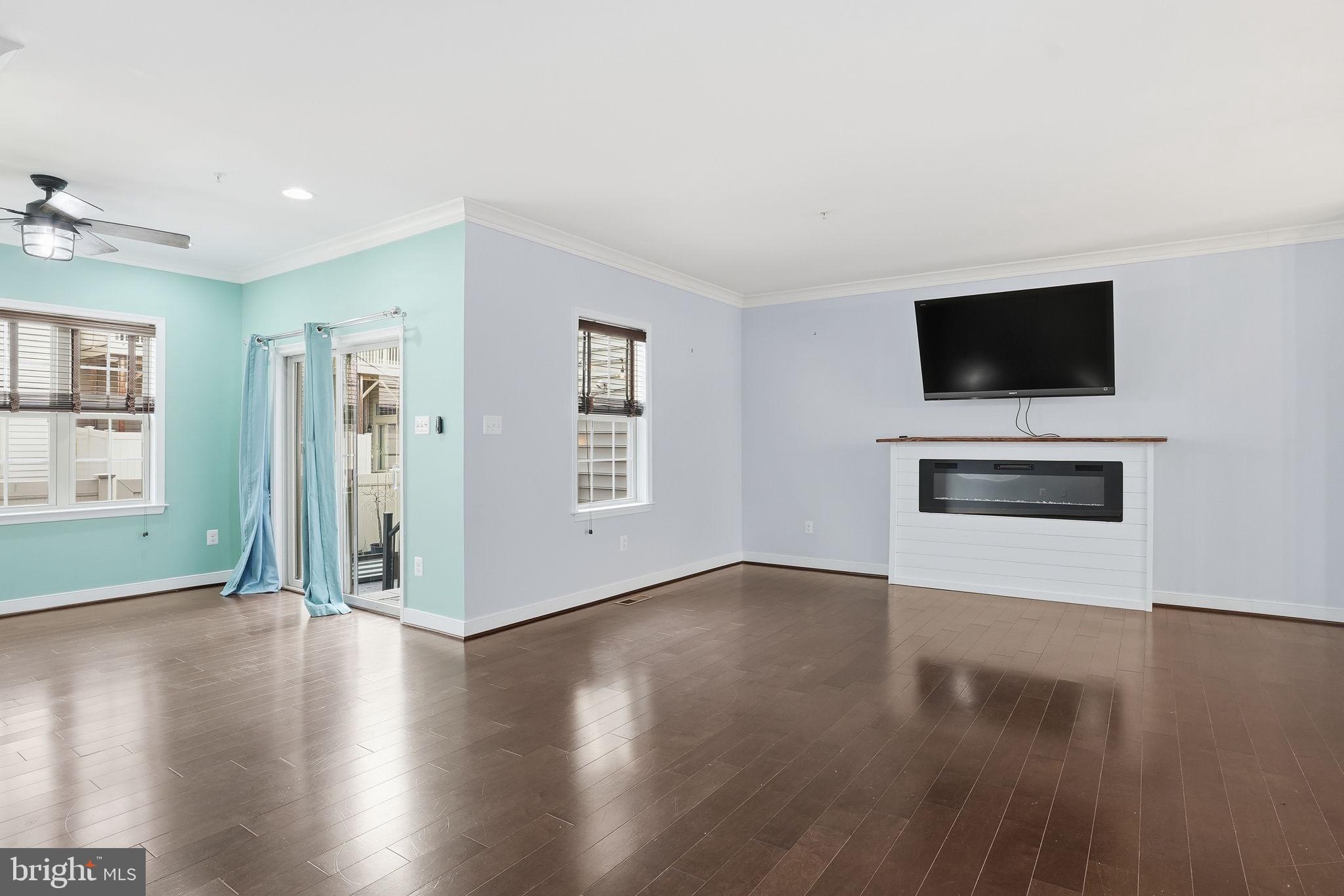 208 ADMIRALS COURT