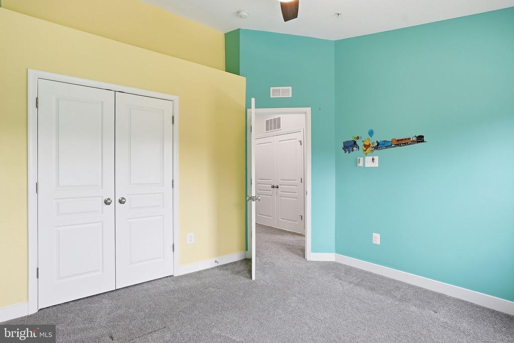 208 ADMIRALS COURT