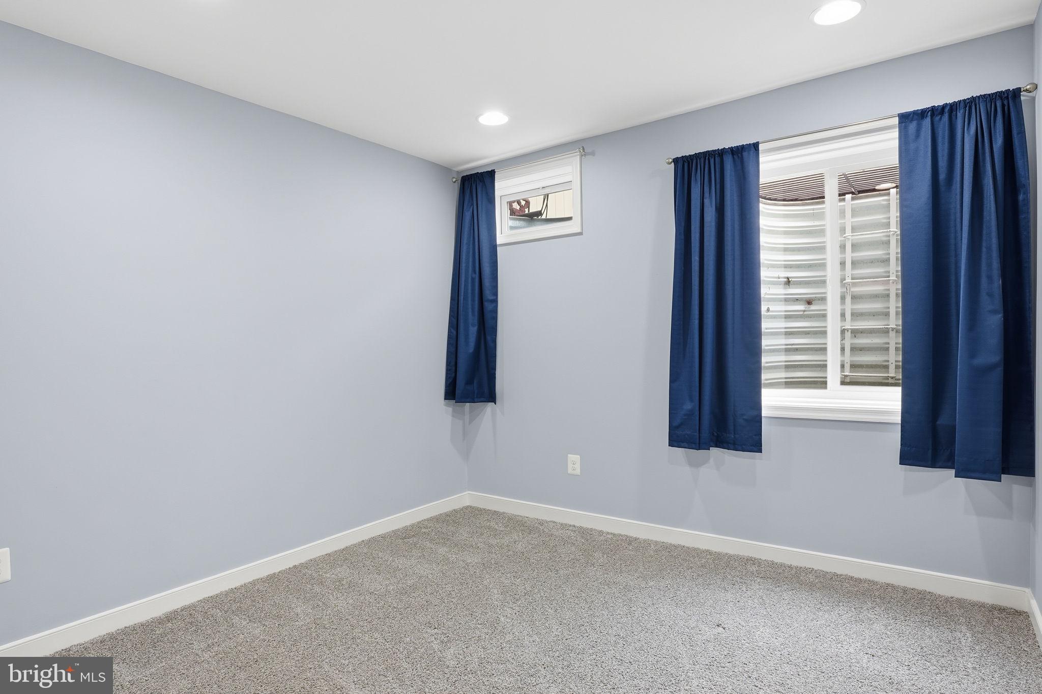 208 ADMIRALS COURT