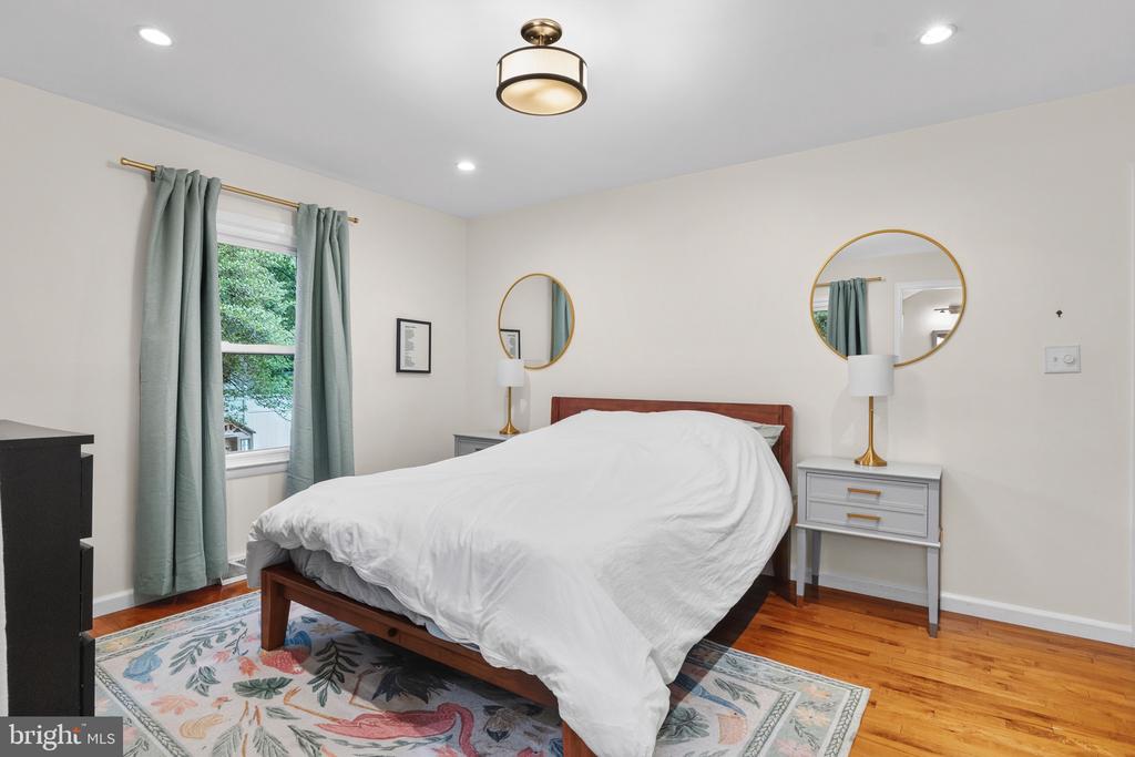 866 CHESTNUT TREE DRIVE