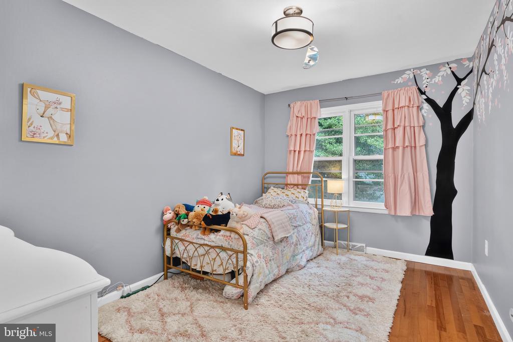 866 CHESTNUT TREE DRIVE