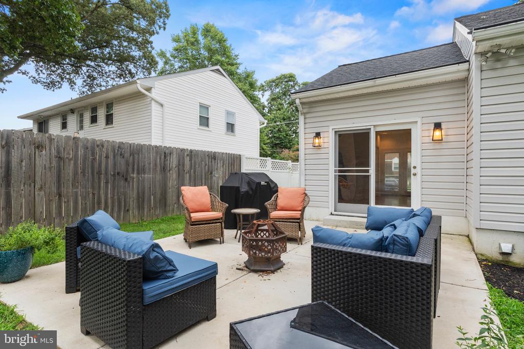 866 CHESTNUT TREE DRIVE