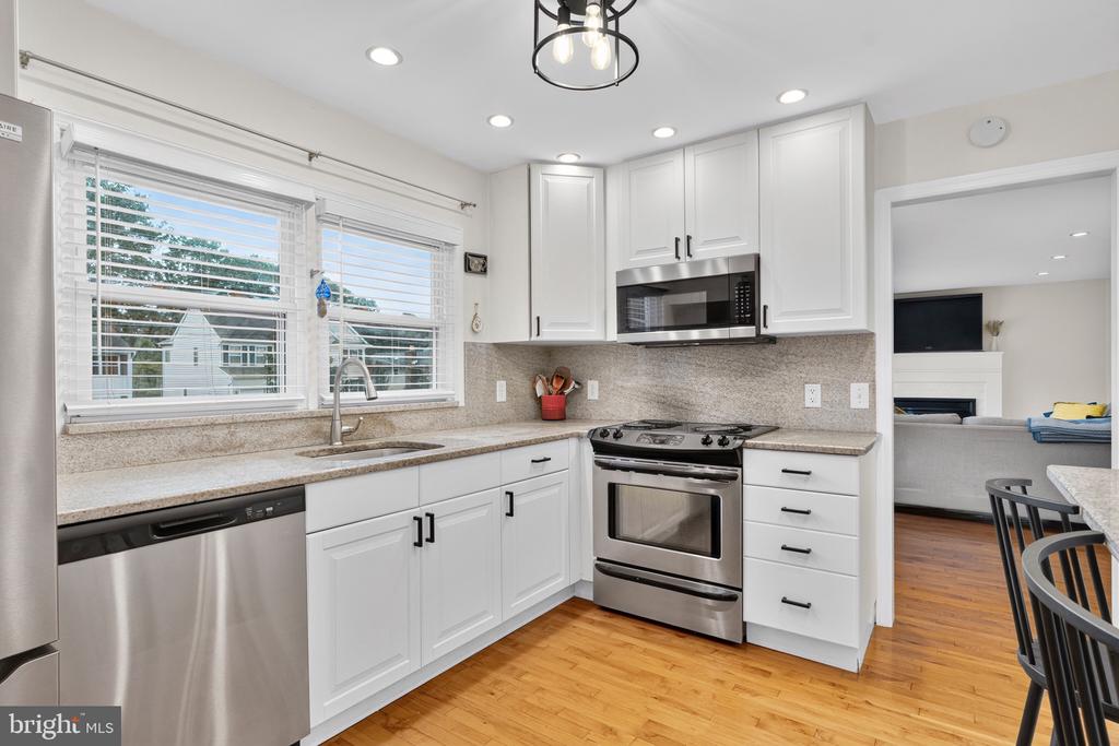866 CHESTNUT TREE DRIVE
