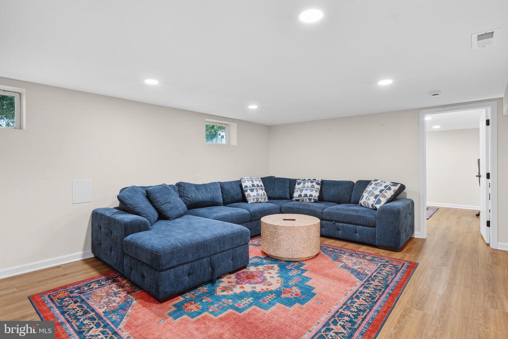 866 CHESTNUT TREE DRIVE
