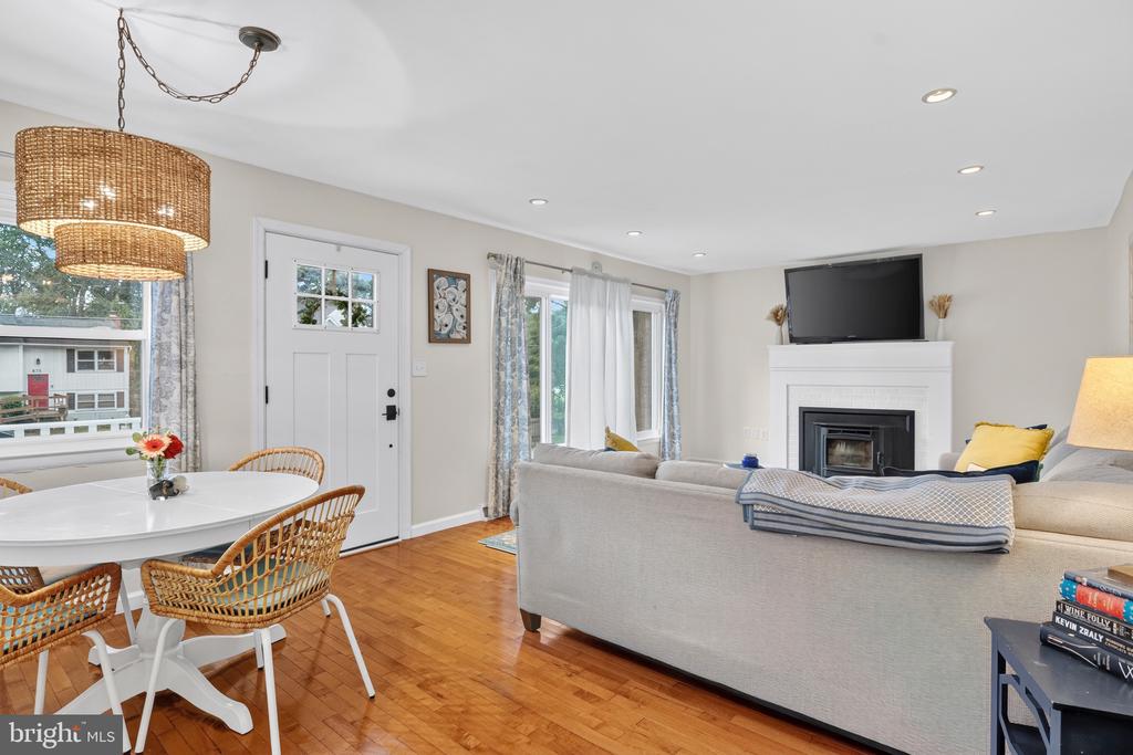 866 CHESTNUT TREE DRIVE