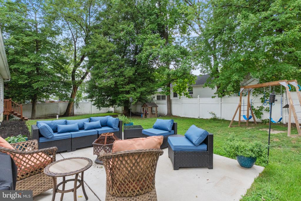 866 CHESTNUT TREE DRIVE