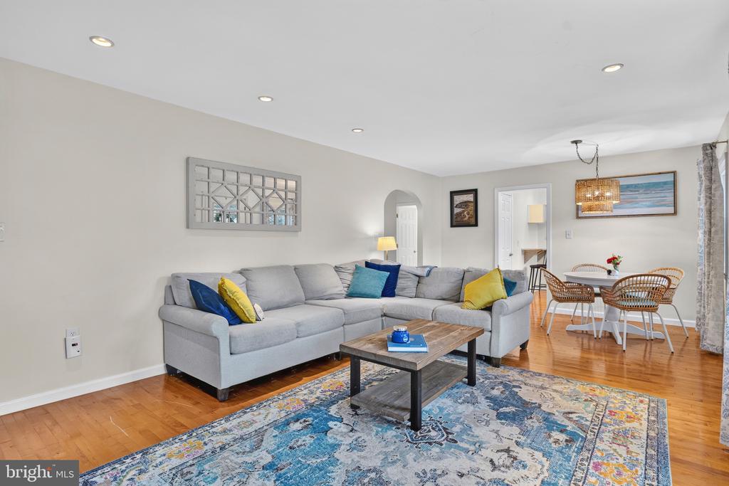 866 CHESTNUT TREE DRIVE