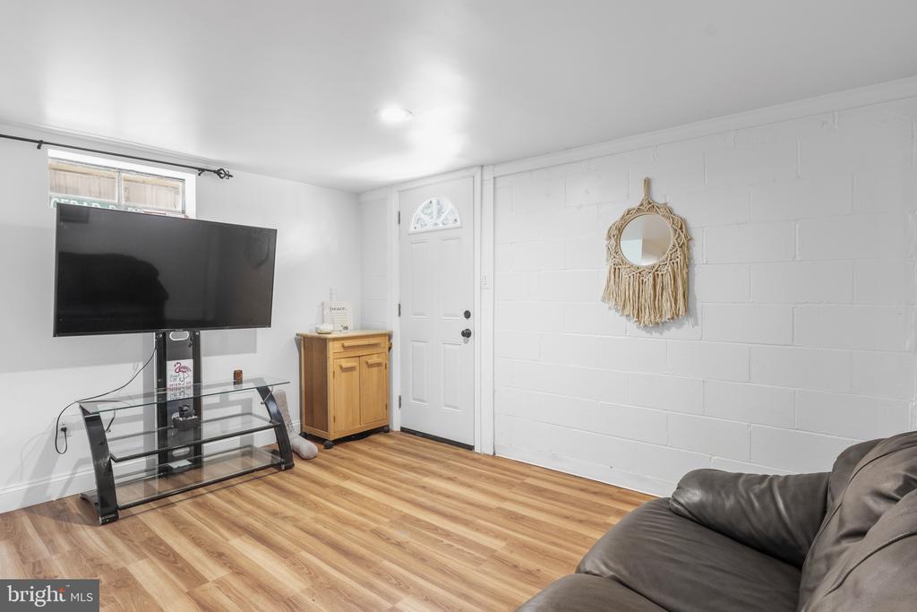 1607 CEDAR PARK ROAD