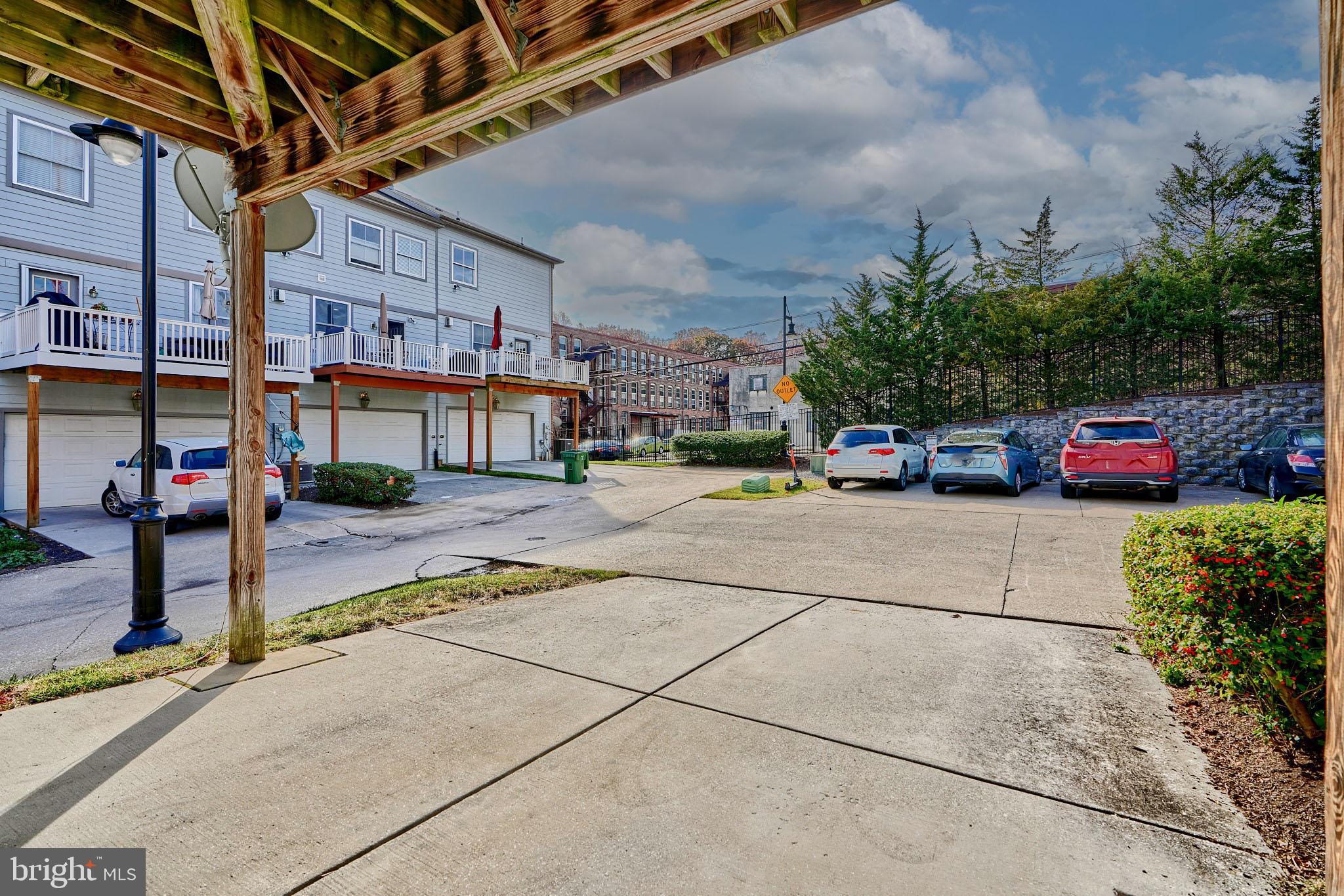 3515 Balmar Mews Rd