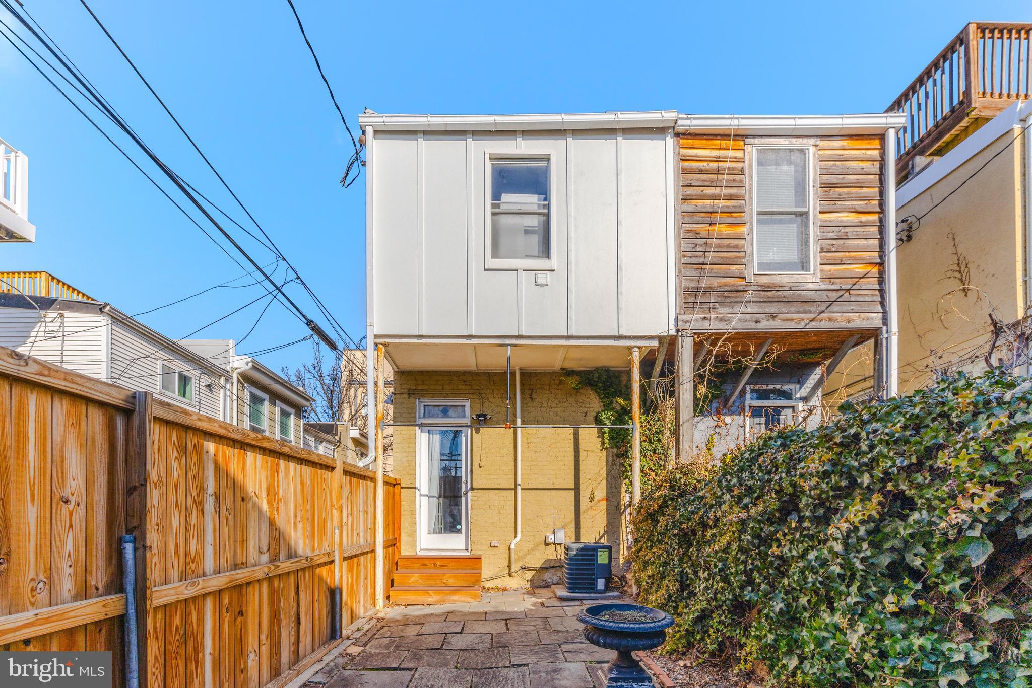 301 E Hamburg St