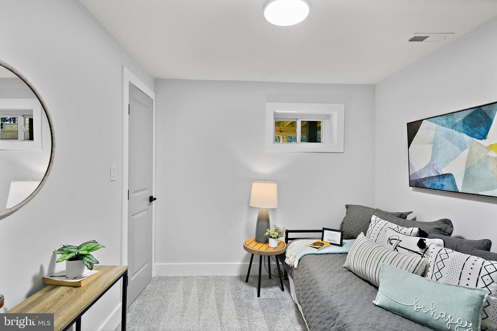 621 Glynock Pl
