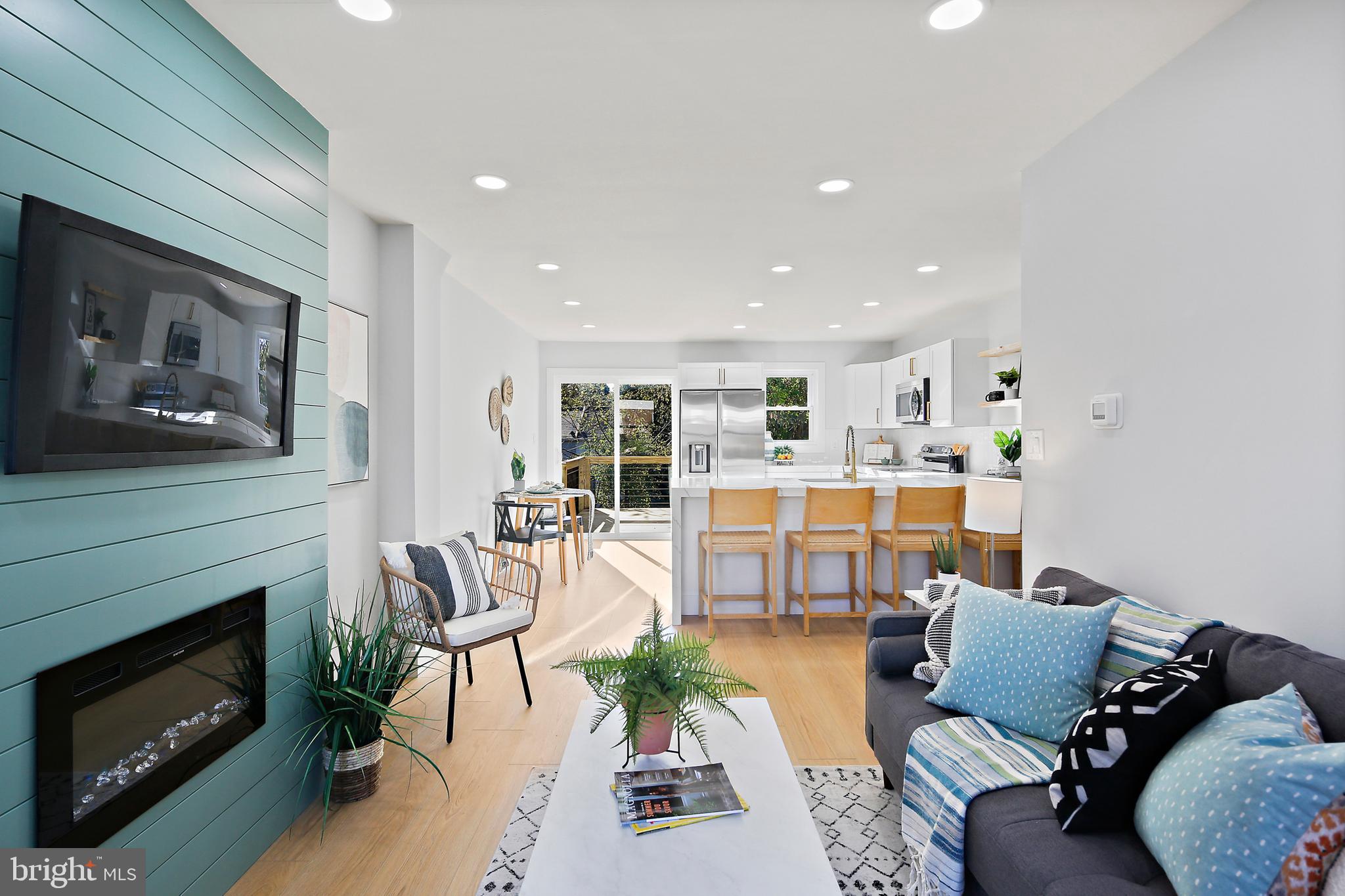 621 Glynock Pl