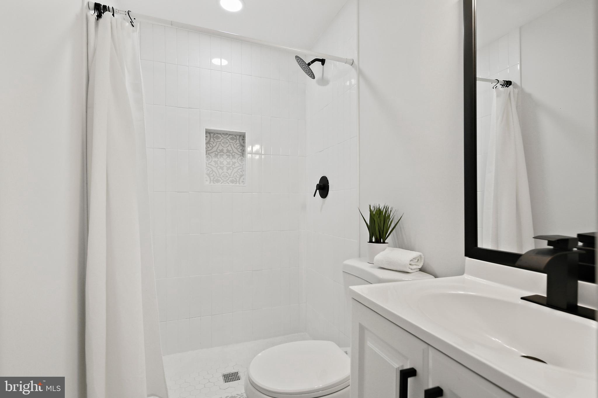621 Glynock Pl