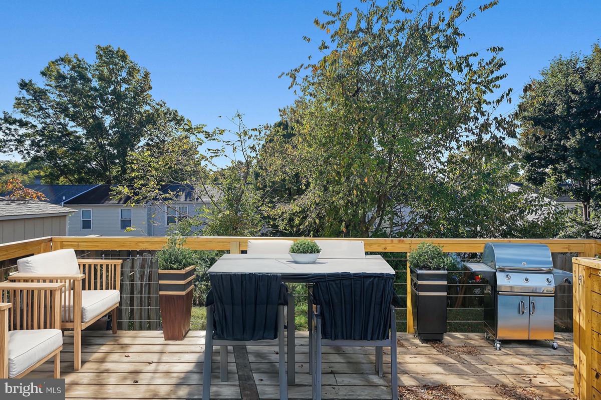 621 Glynock Pl
