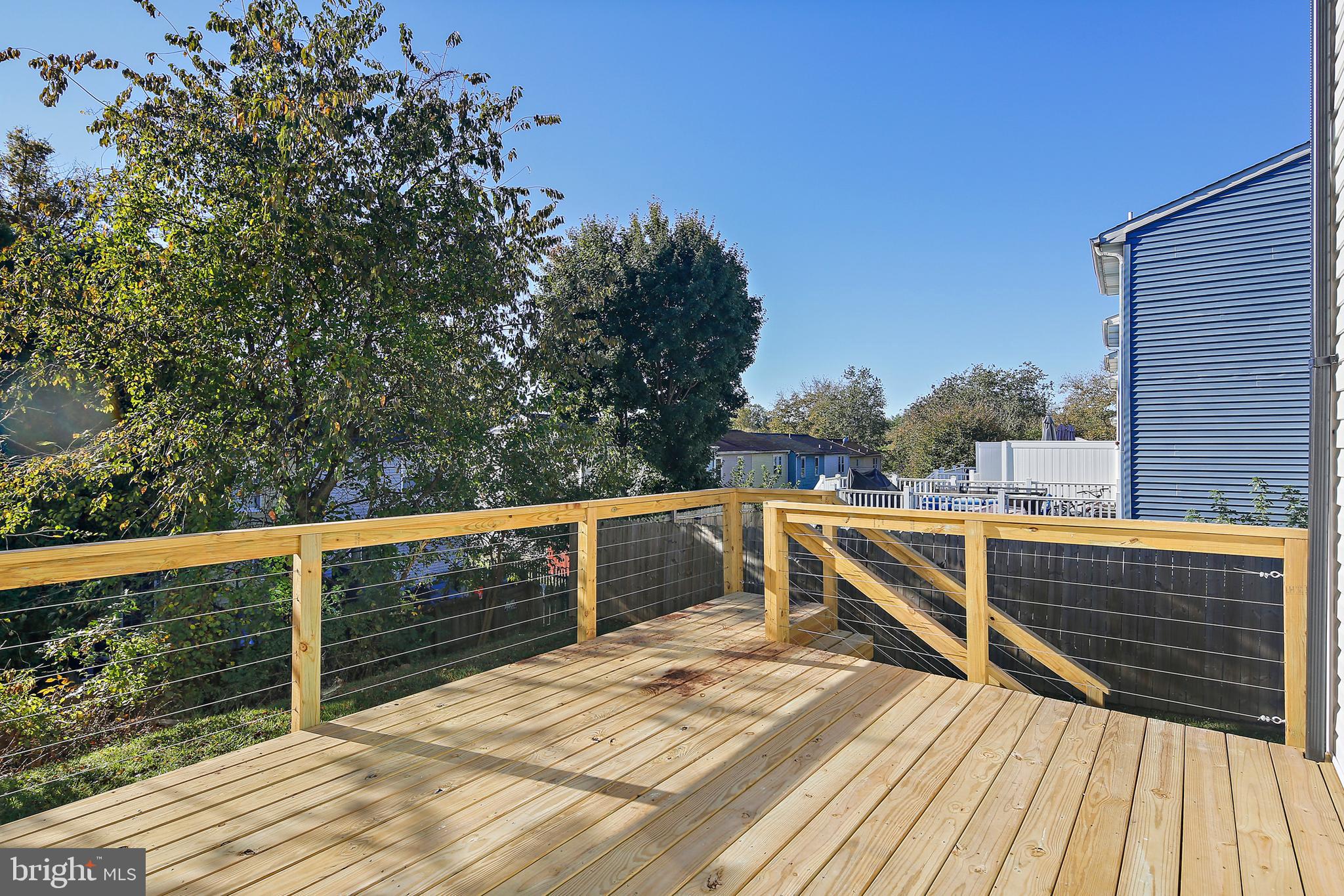 621 Glynock Pl