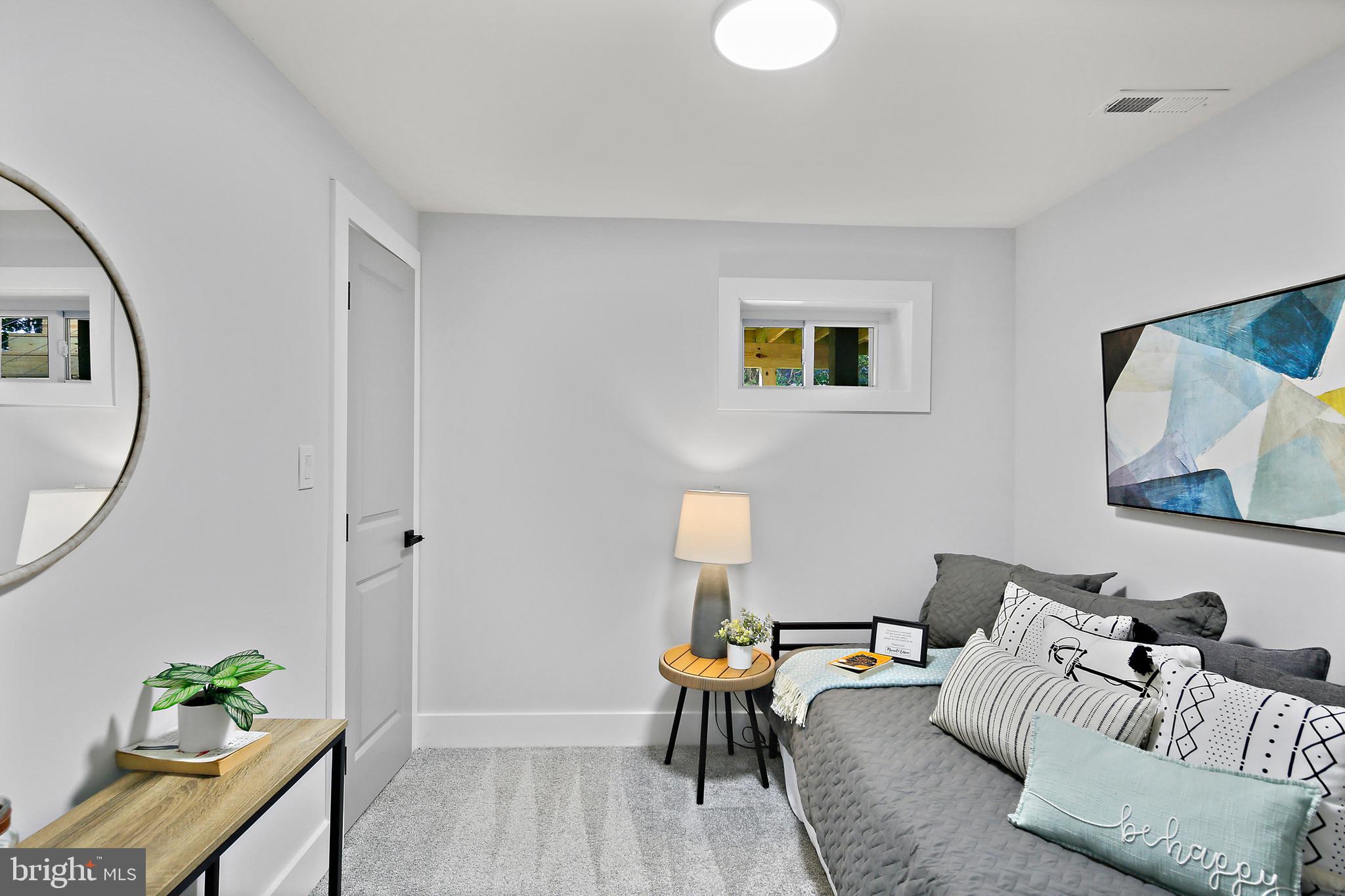 621 Glynock Pl