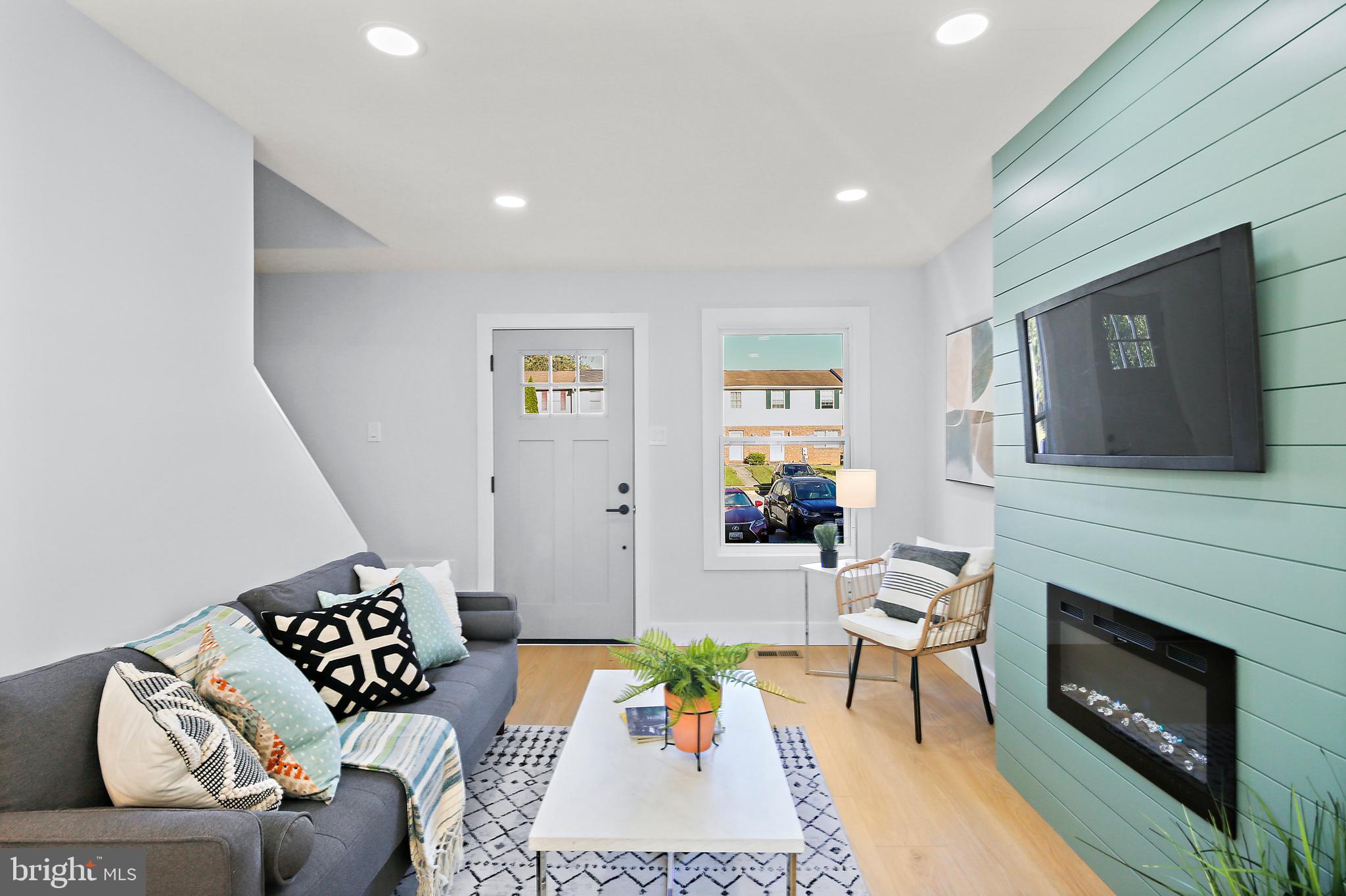 621 Glynock Pl