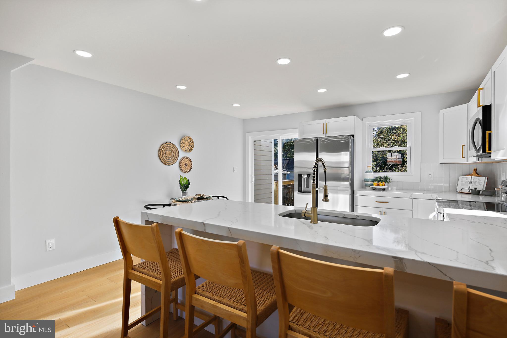 621 Glynock Pl