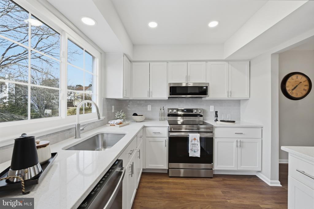 3412 QUEENSBOROUGH DRIVE