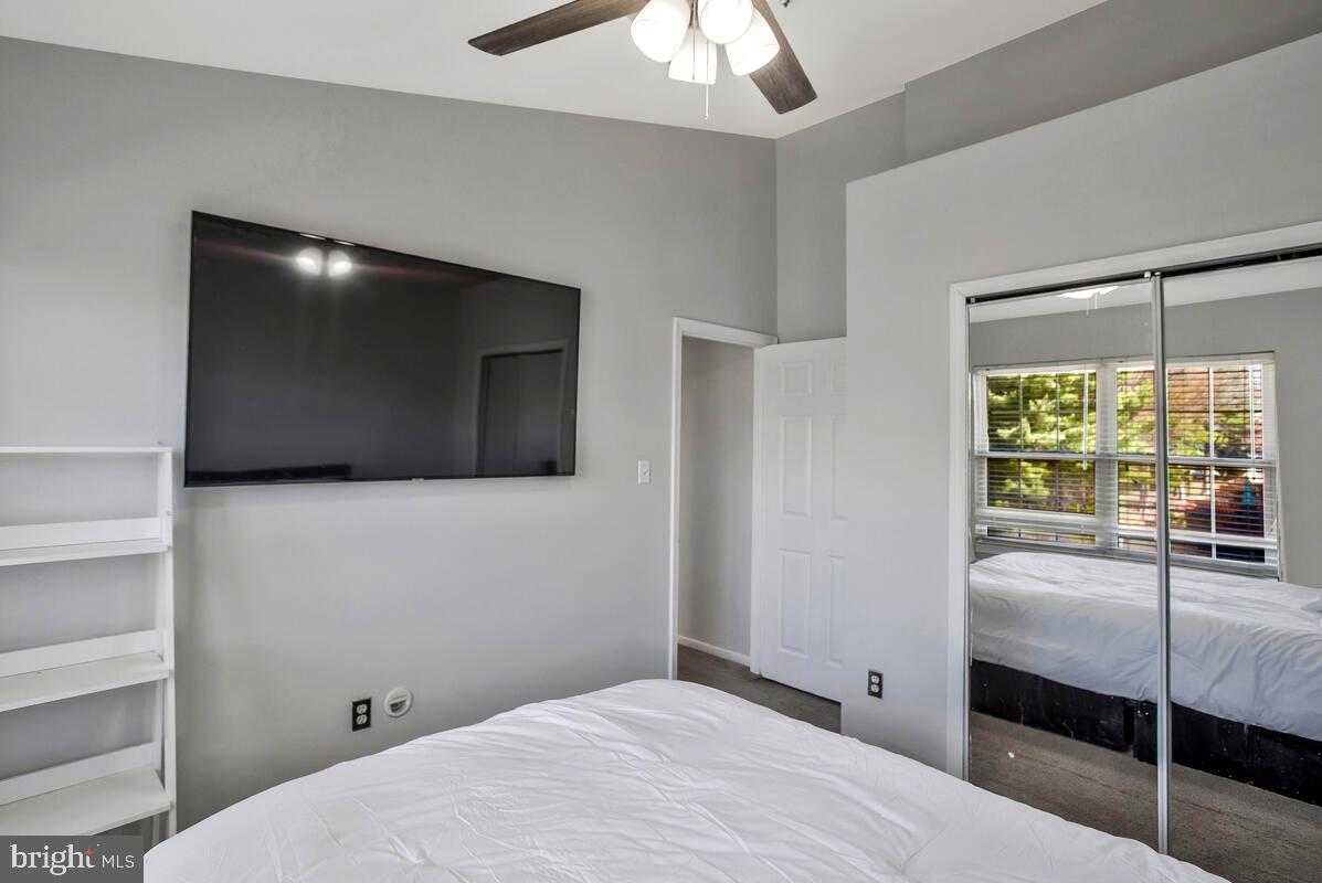 3953 Elite St