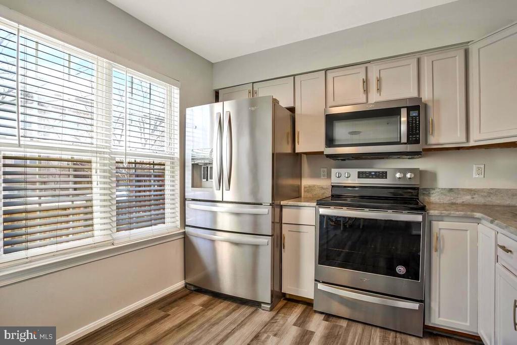 3953 Elite St