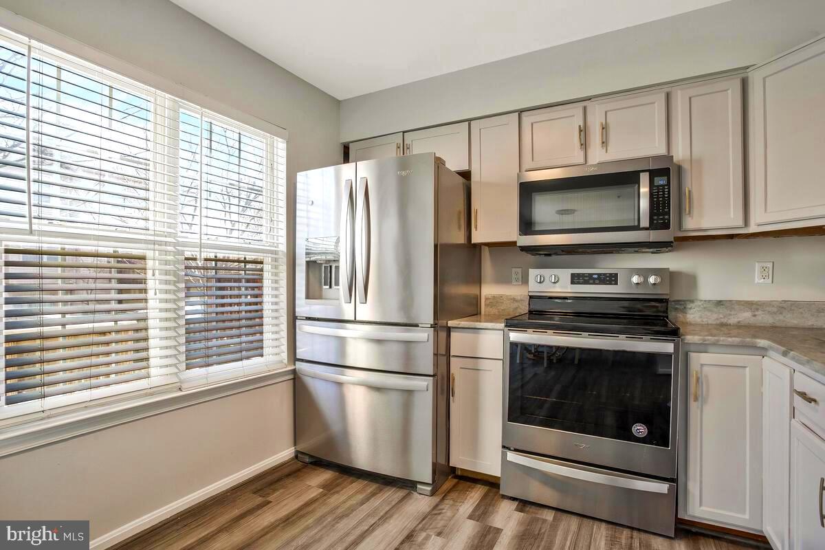3953 Elite St