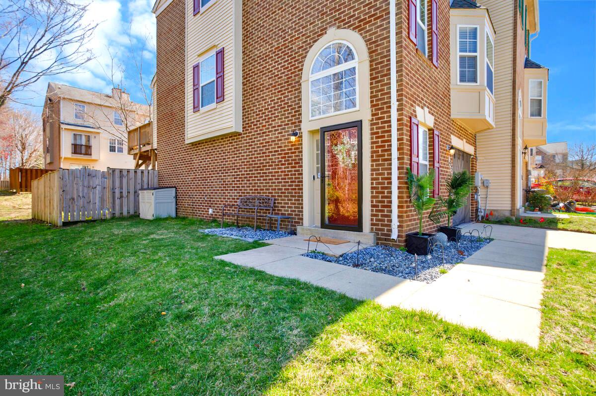 3953 Elite St