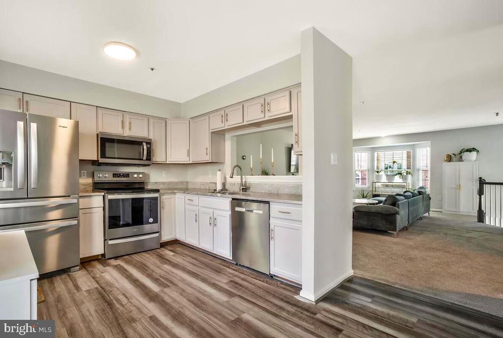 3953 Elite St