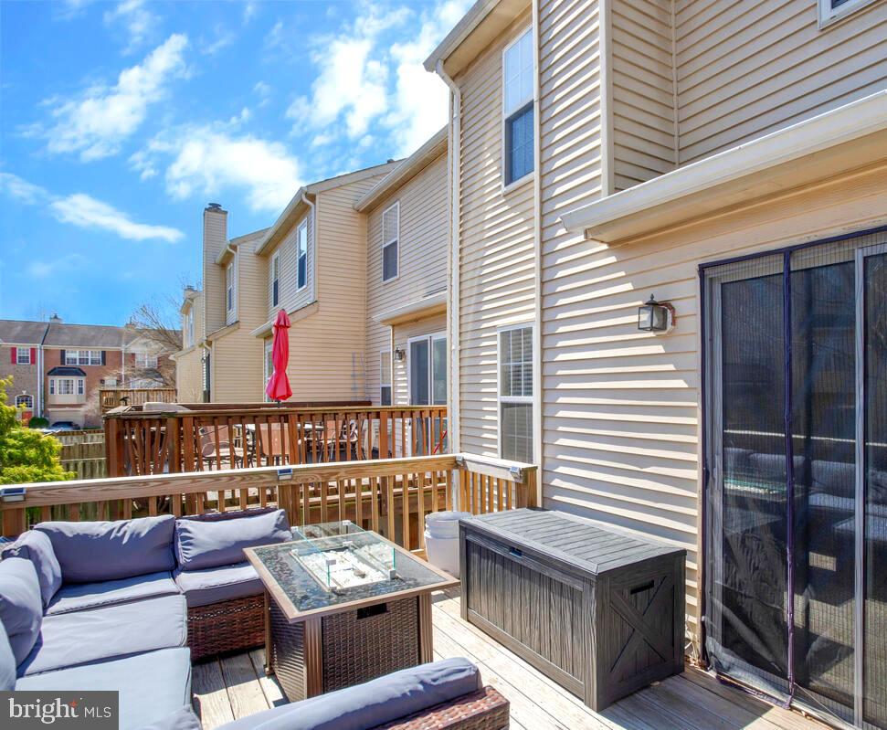3953 Elite St