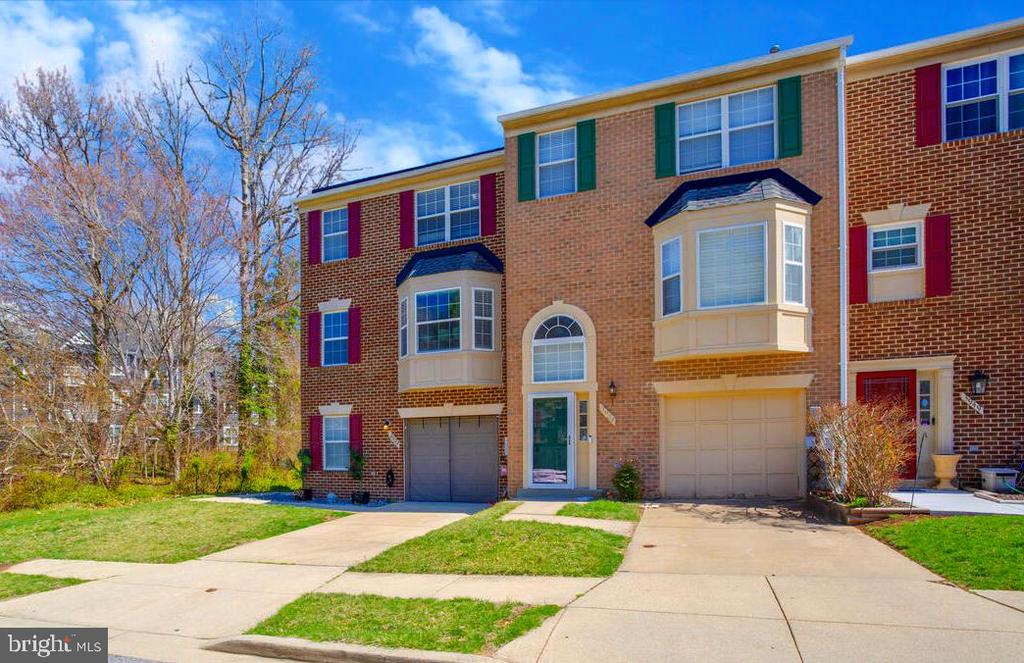 3953 Elite St