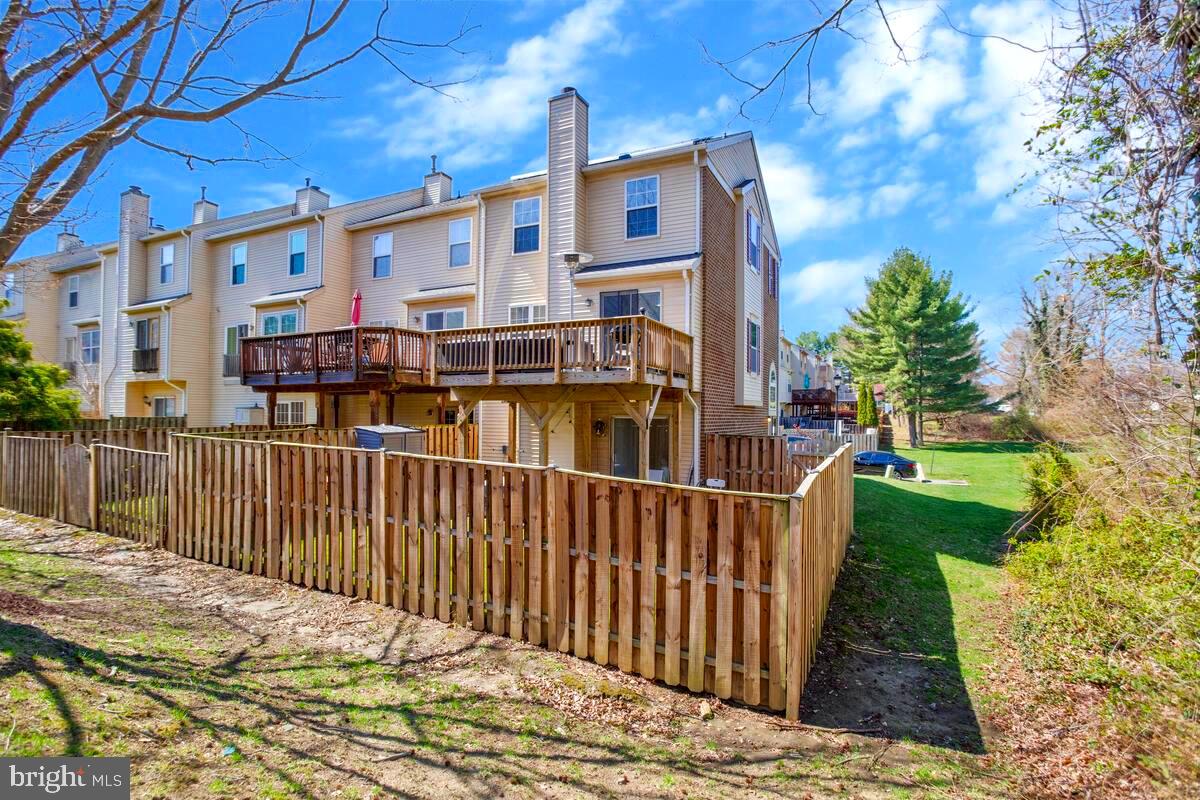 3953 Elite St