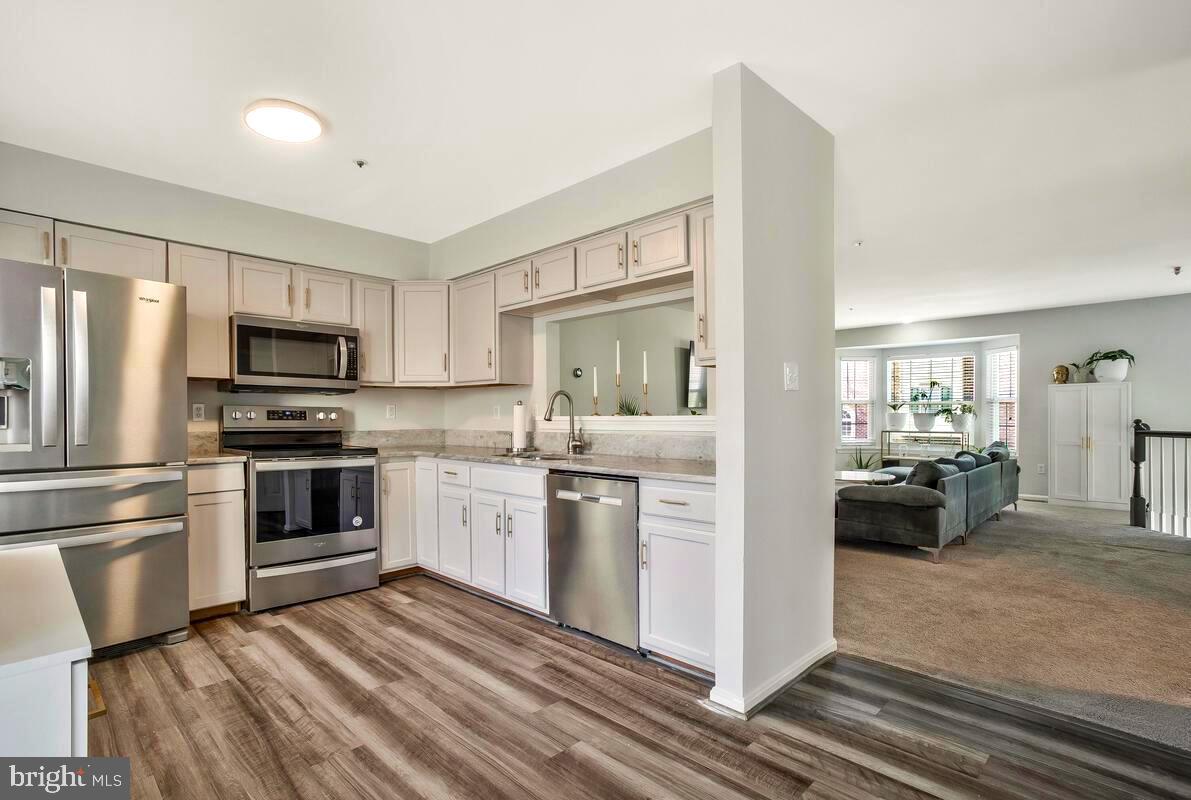 3953 Elite St