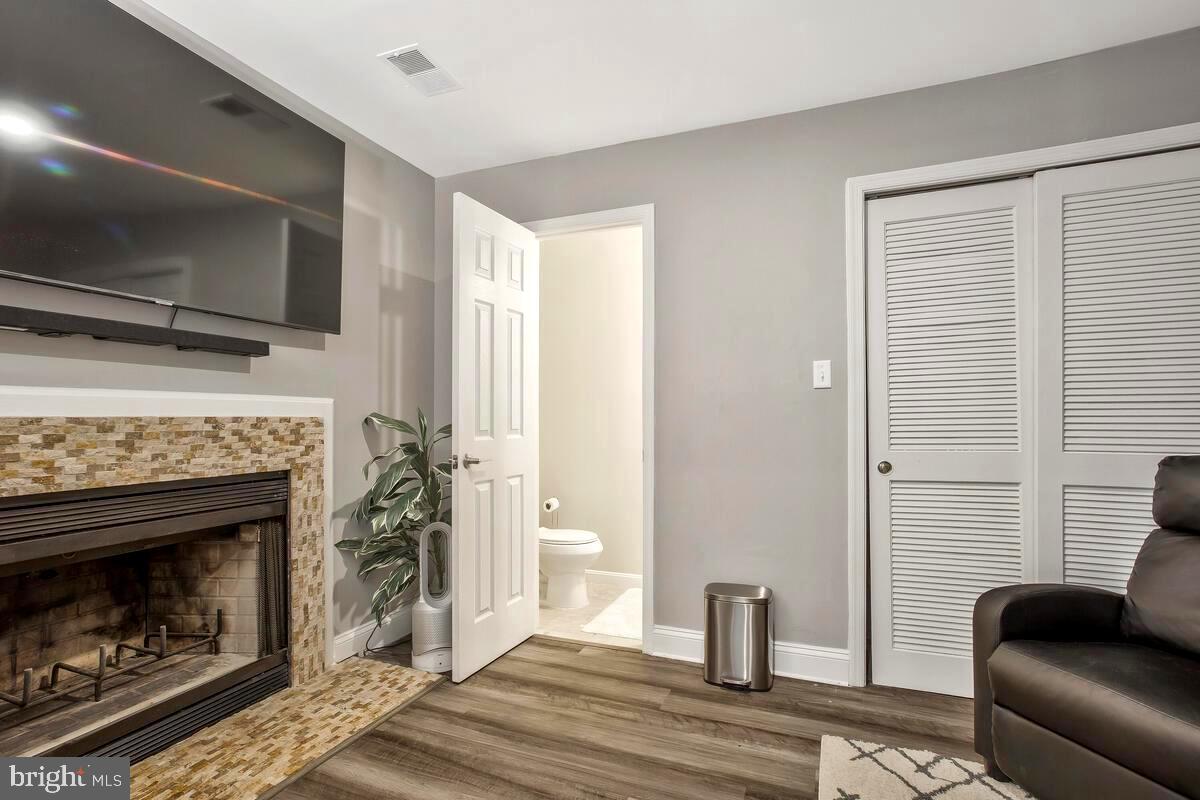 3953 Elite St
