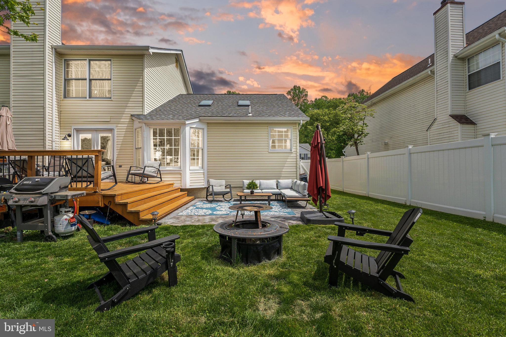 44 Dorothy Ln
