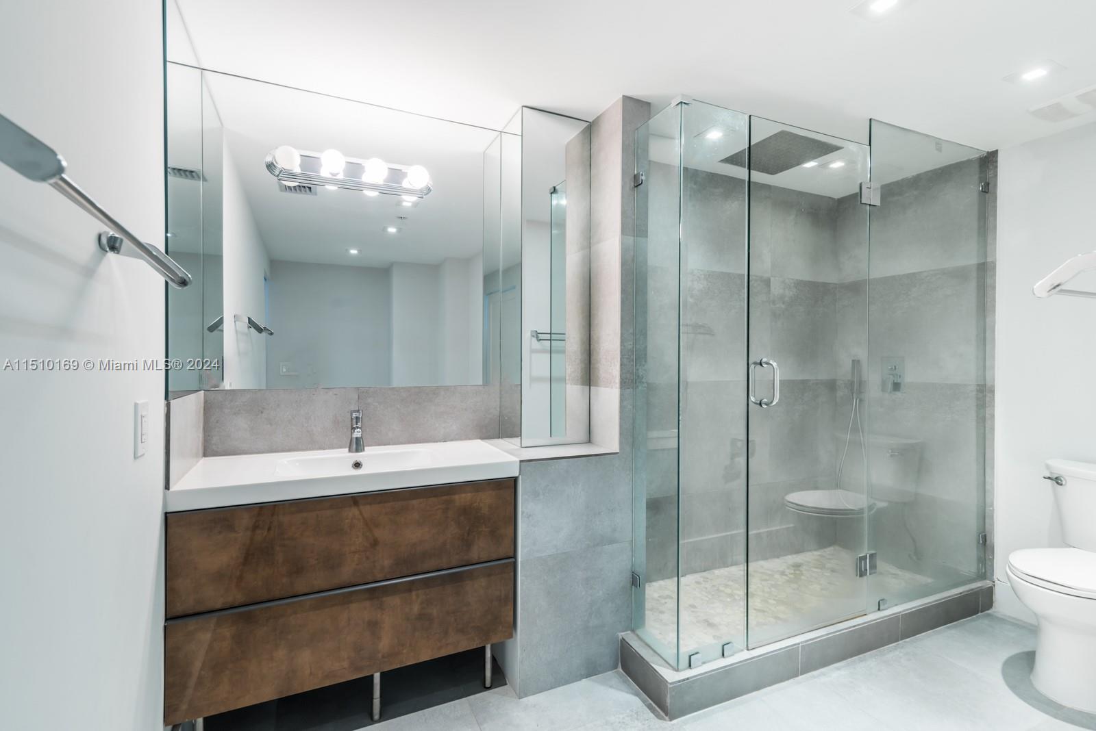 2829 Indian Creek Dr # 601