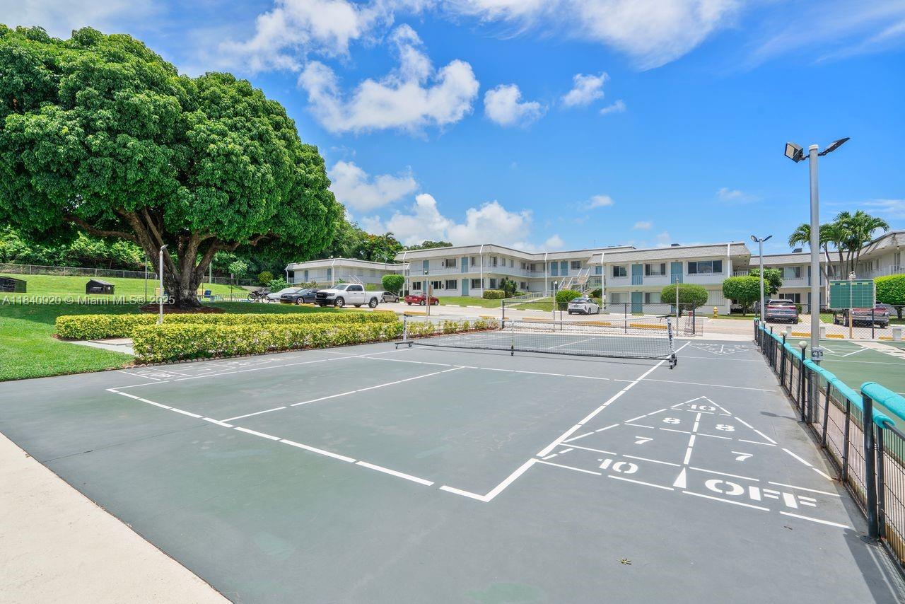 3360 Lake Osborne Dr # 104