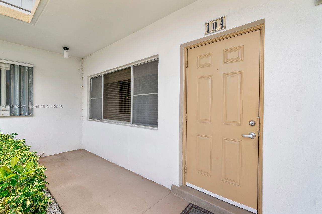 3360 Lake Osborne Dr # 104