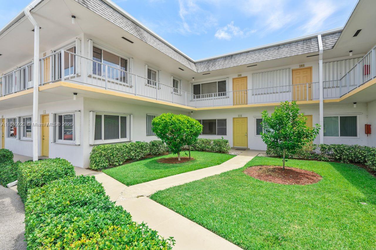 3360 Lake Osborne Dr # 104