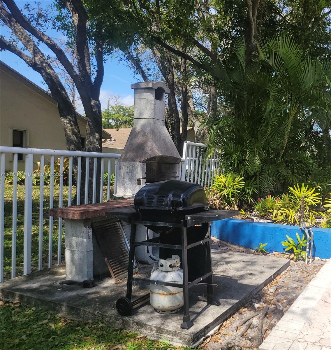 3078 S Oakland Forest Dr # 605