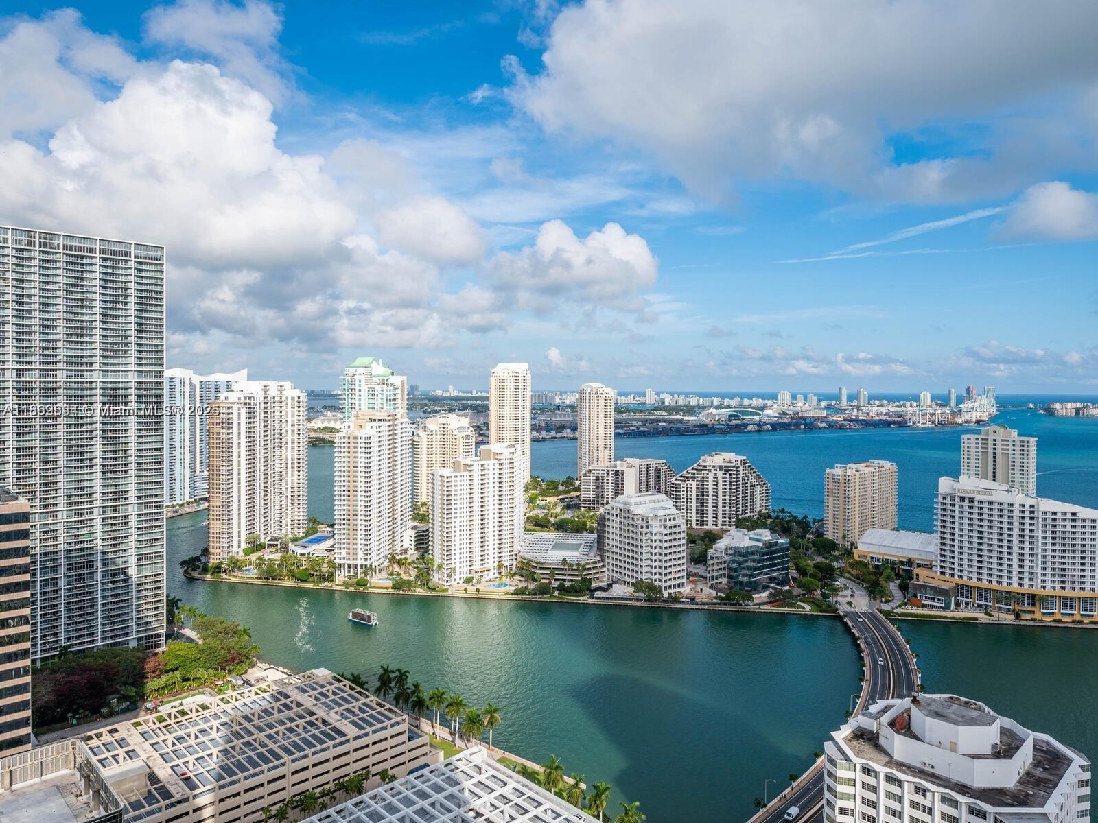 950 Brickell Bay Dr # 4104