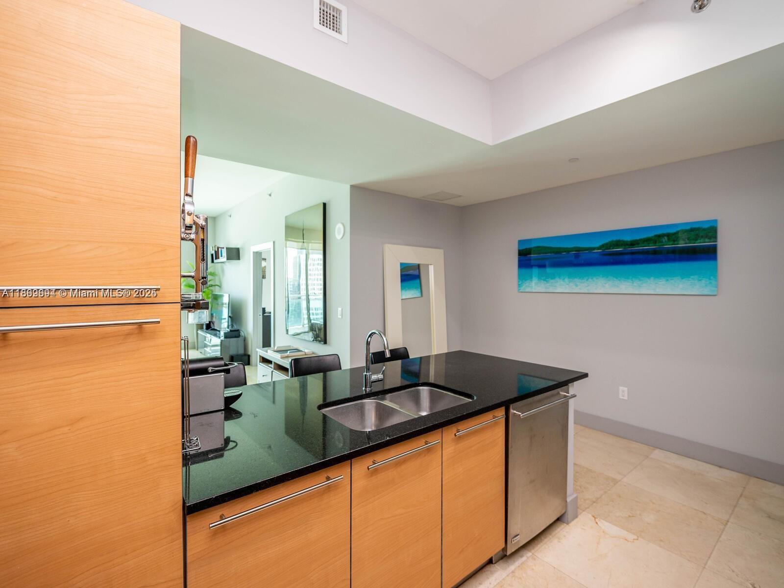 950 Brickell Bay Dr # 4104