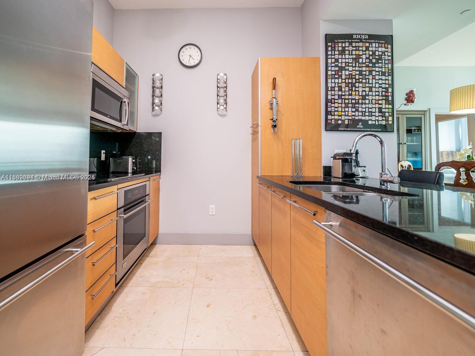 950 Brickell Bay Dr # 4104