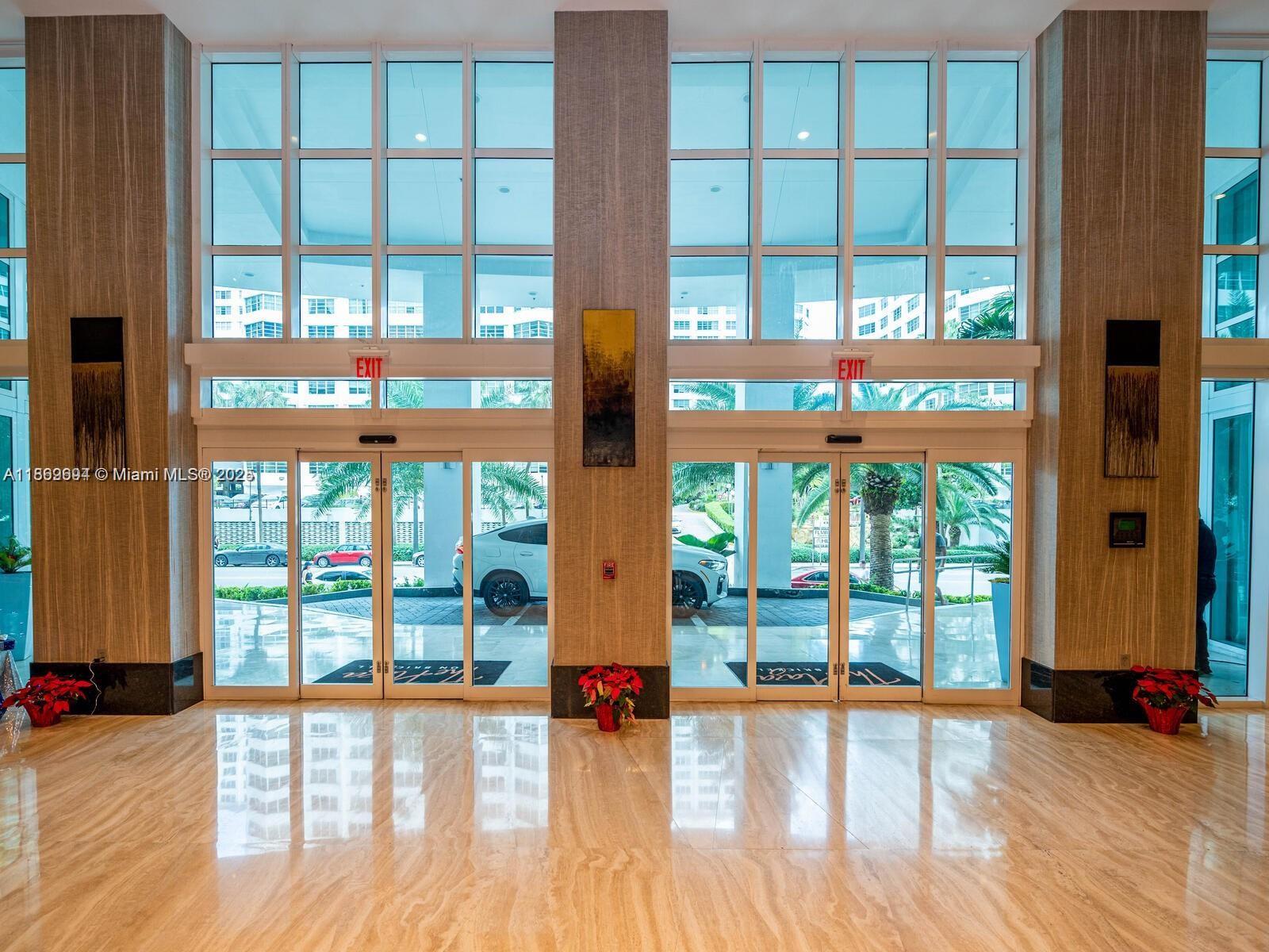 950 Brickell Bay Dr # 4104