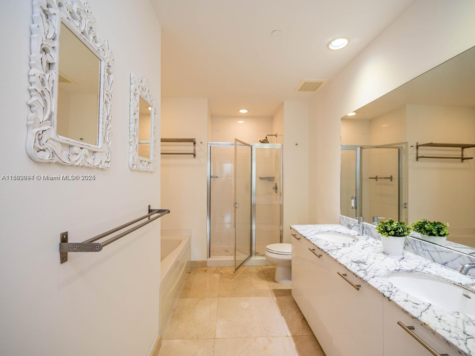 950 Brickell Bay Dr # 4104