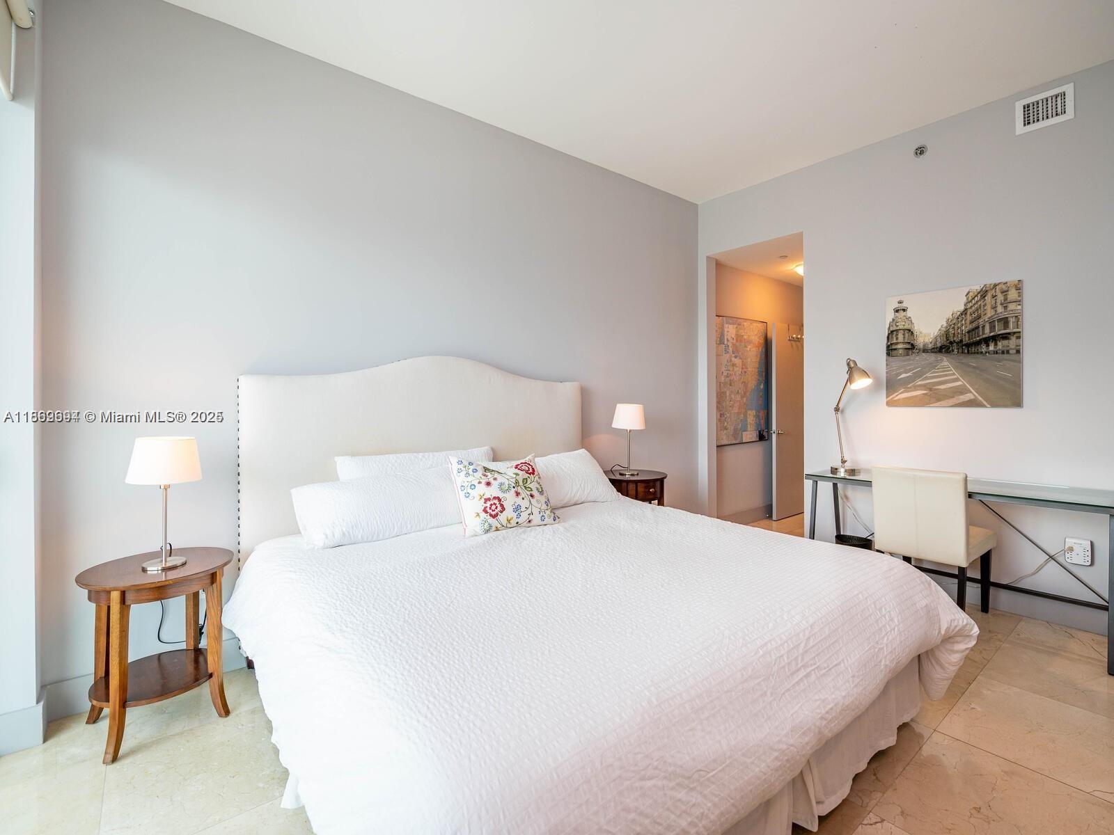 950 Brickell Bay Dr # 4104