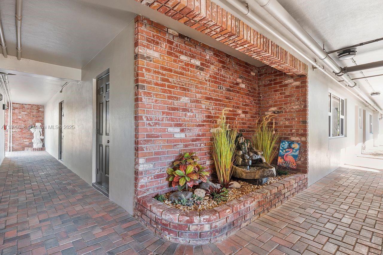 3111 NE 51st St # 202C