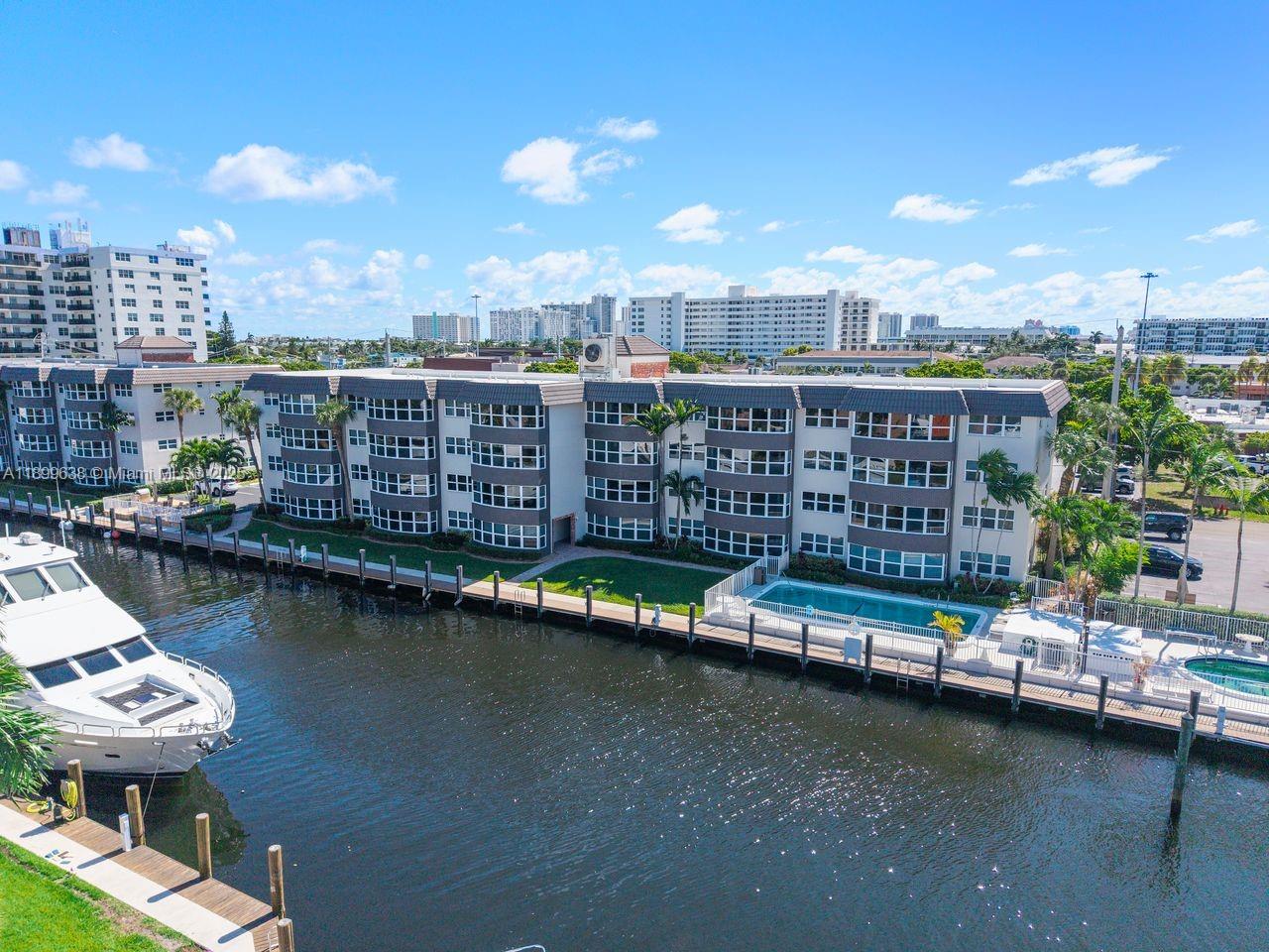 3111 NE 51st St # 202C