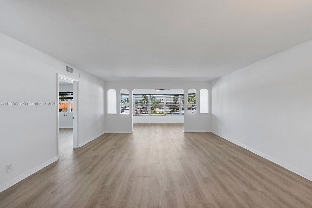 3111 NE 51st St # 202C