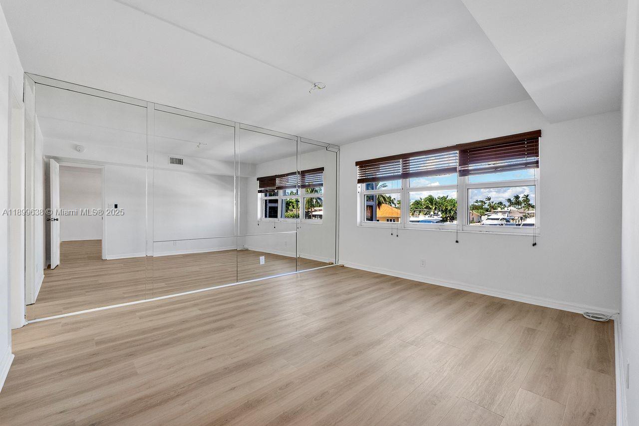 3111 NE 51st St # 202C